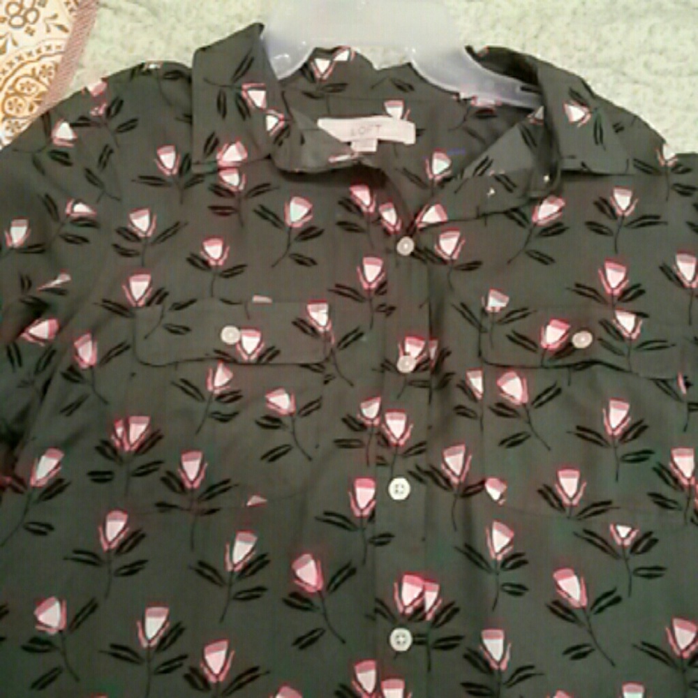 Loft, Large long-sleeve button-down w/ tulips